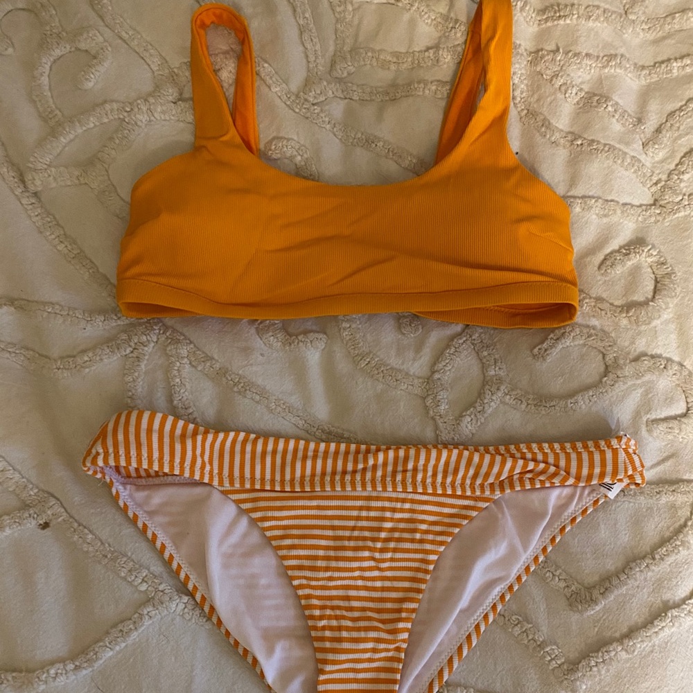 Athleta bathing suit set